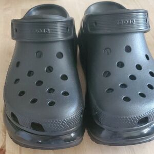 Classic Black Mega Crush Crocs, Unisex Size 7w Or 5m